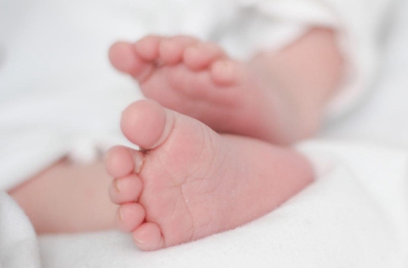 Baby's feet with plenty of freedom to move naturally