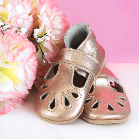 Pretty t-bar baby shoes for spring season